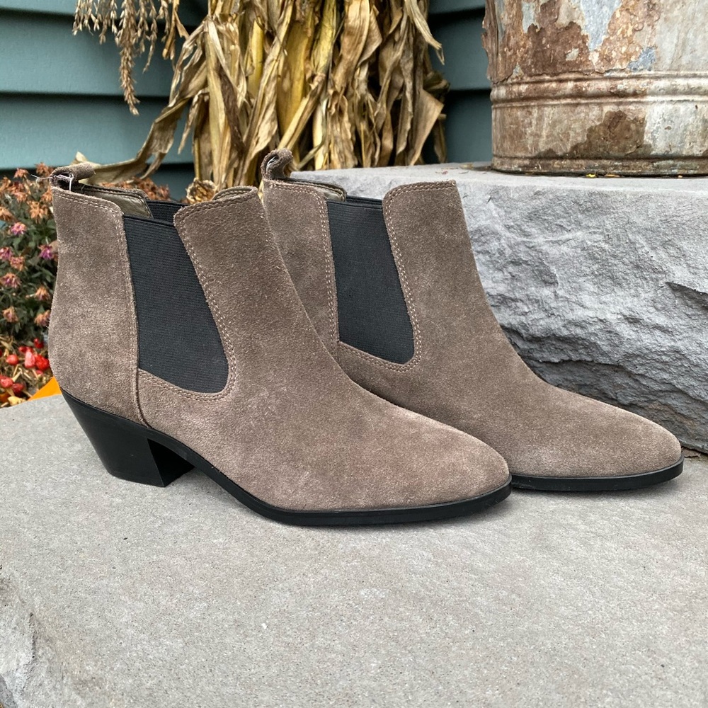 Marc Fisher gray suede bootie NWOT